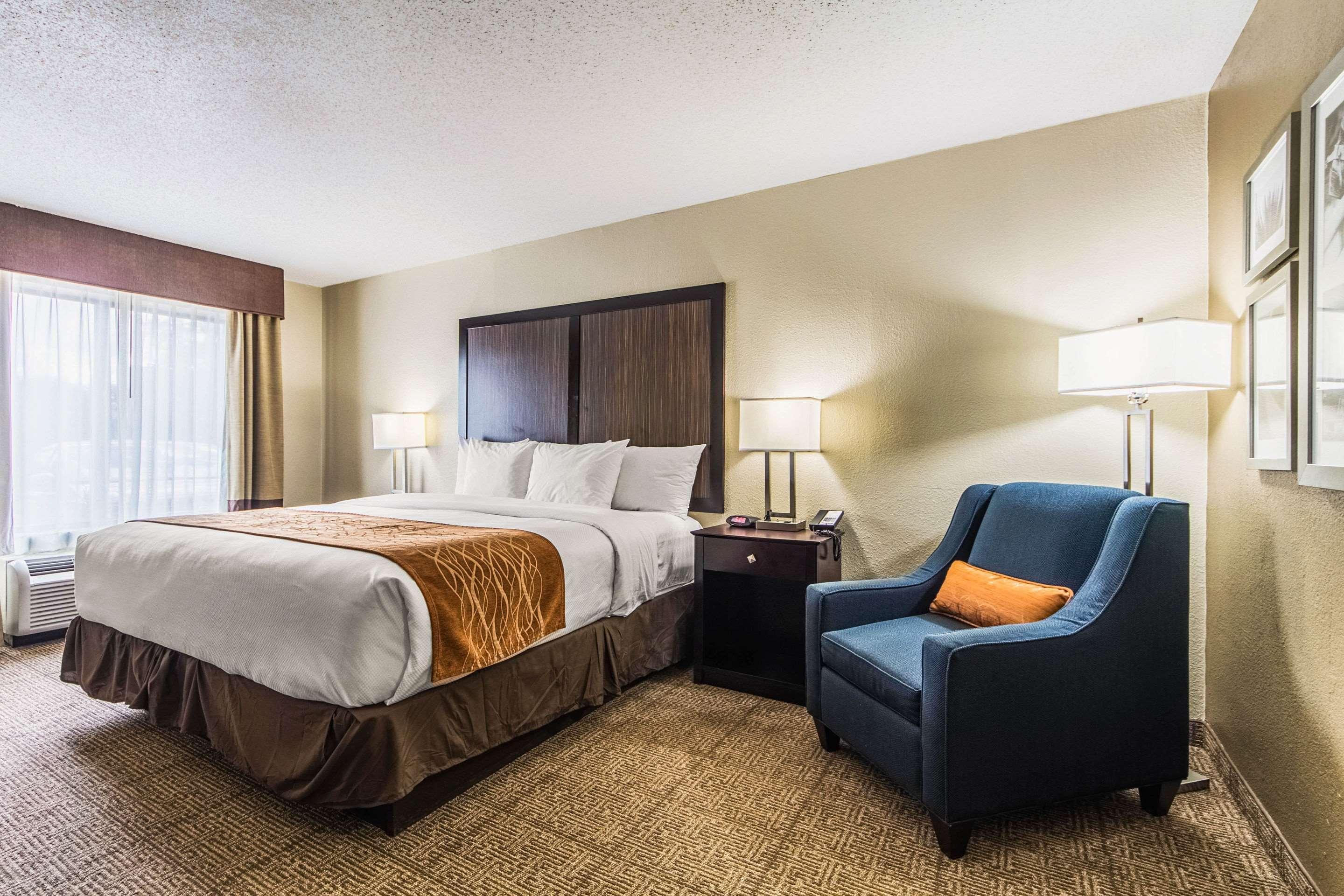 Comfort Inn Dallas Park Central Exterior photo