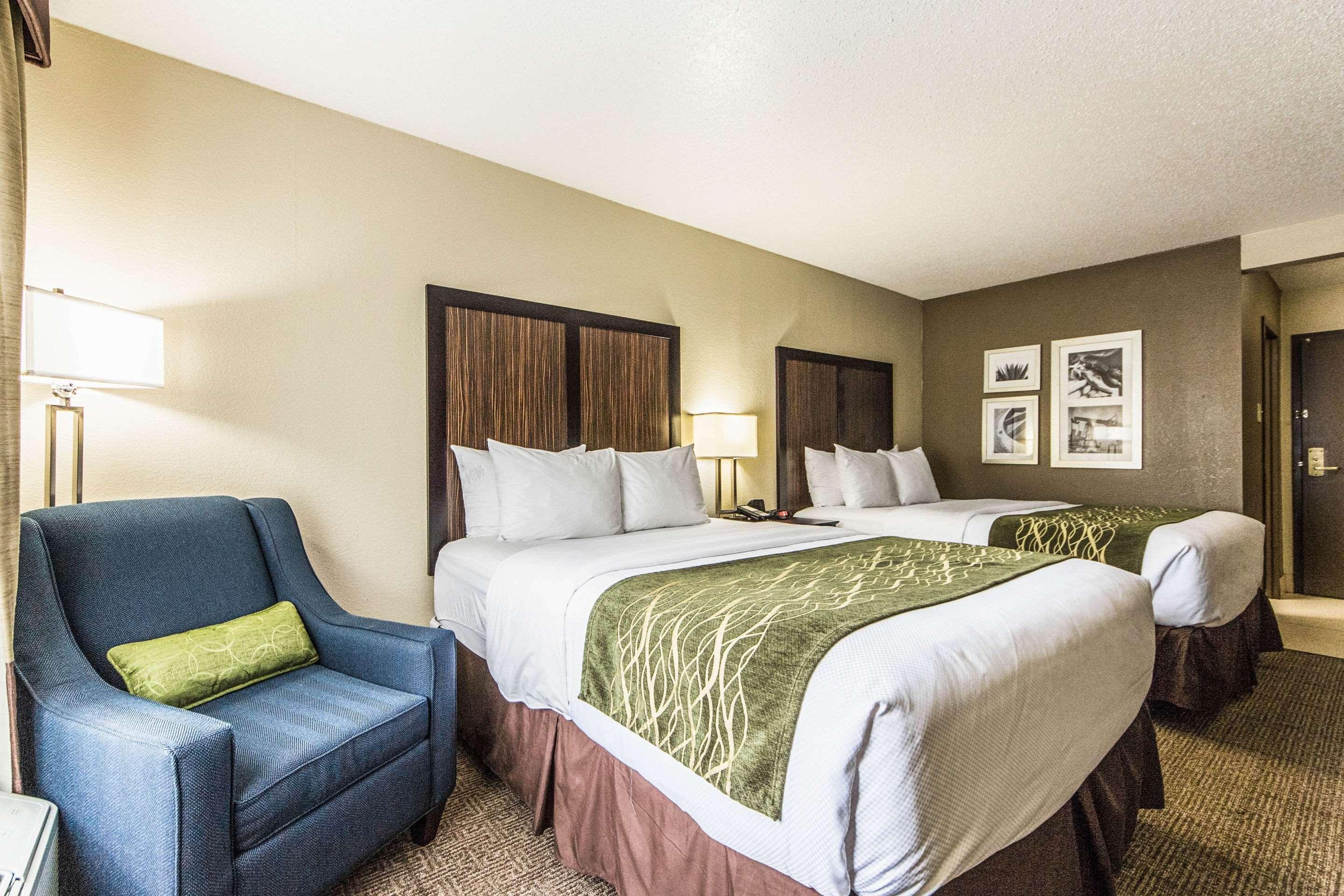 Comfort Inn Dallas Park Central Exterior photo