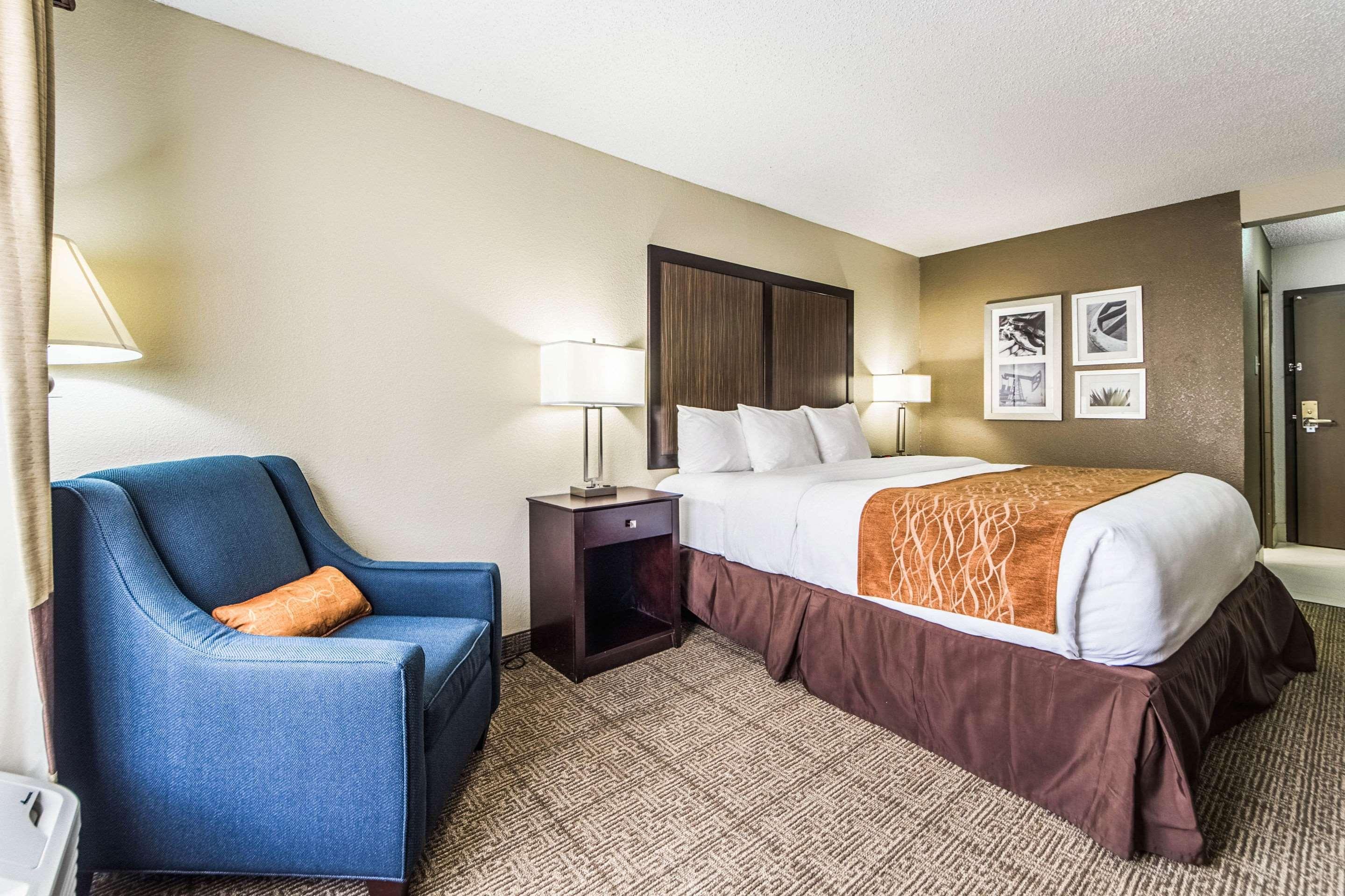Comfort Inn Dallas Park Central Exterior photo