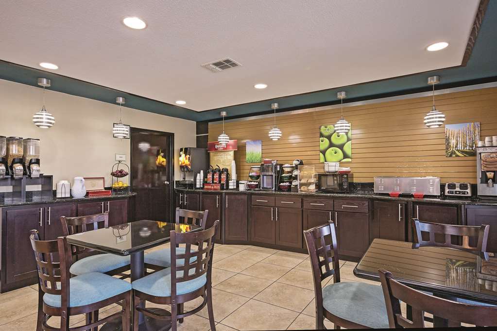 Comfort Inn Dallas Park Central Facilities photo