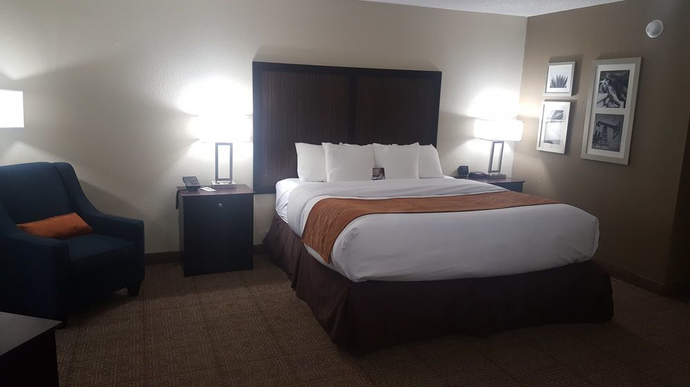 Comfort Inn Dallas Park Central Exterior photo